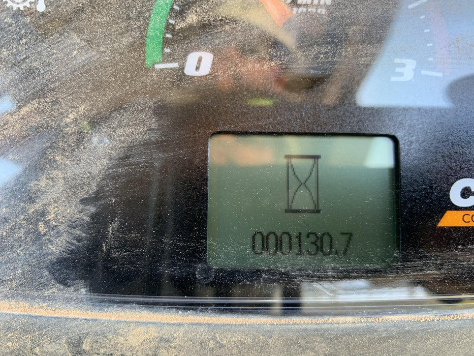 2019 Case 570N EP Canopy, 4WD, GP Front Bucket, Dual Tilt Cylinder, 84" Box Blade w/ Scarifier, Wheel Weights, Beacon