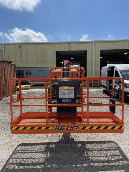 2023 JLG 800AJ
