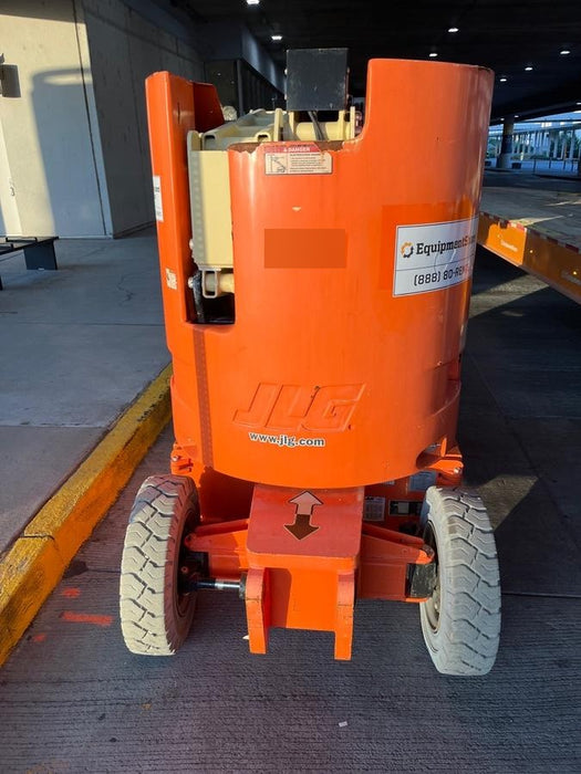 2019 JLG E300AJP
