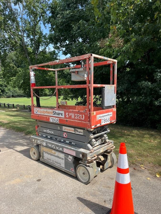 2018 Skyjack SJIII-3219 Skyjack SJIII3219 Scissor Lift w/Trojan Batteries