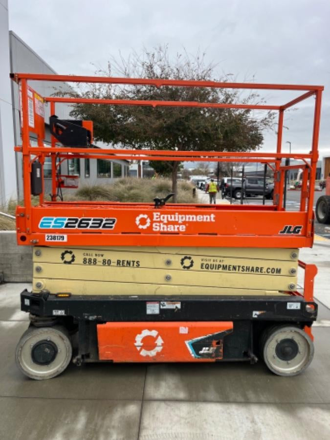 2022 JLG ES2632