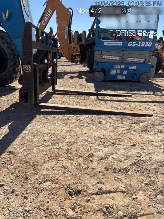 2018 Genie GTH-844 Genie GTH-844 w/Enclosed Cab w/HVAC, Work Lights, Solid Tires, Beacon, 60" Carriage and Forks