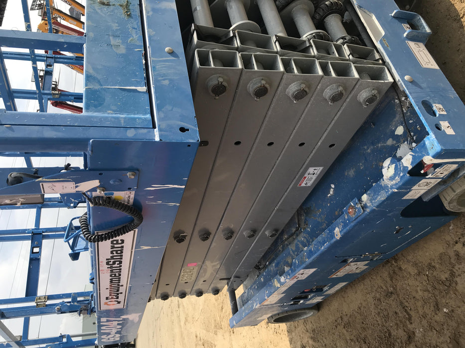 2019 Genie GS-4047 Folding rails with half height swing gate