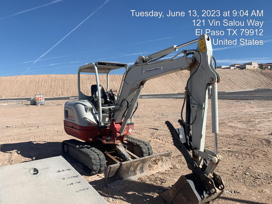 2021 TAKEUCHI TB235-2R