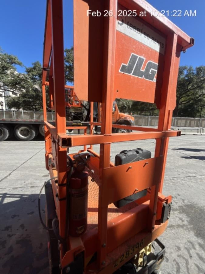 2022 JLG ES1330L