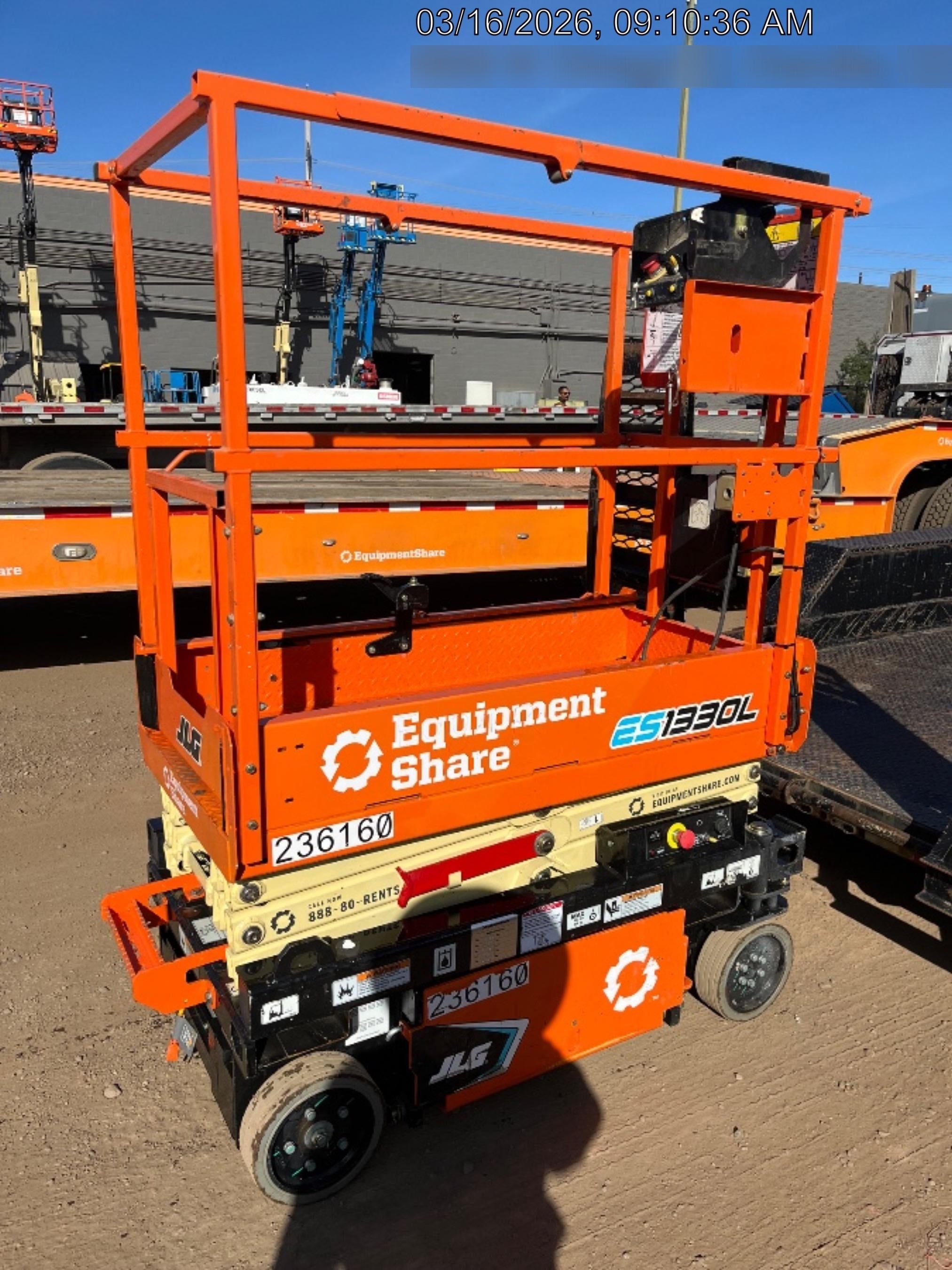 2022 JLG ES1330L