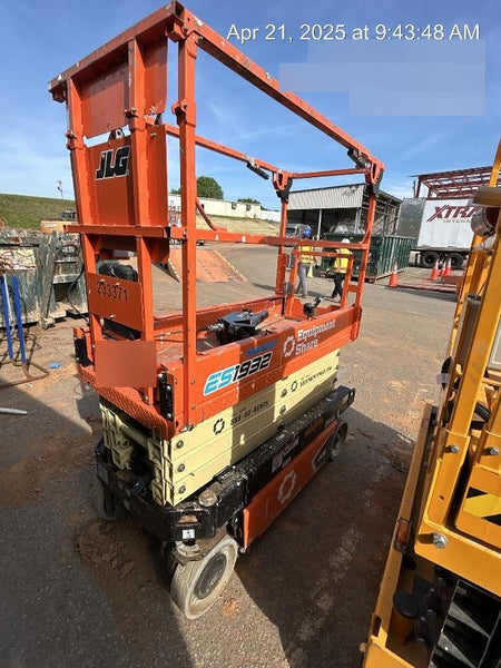 2022 JLG ES1932