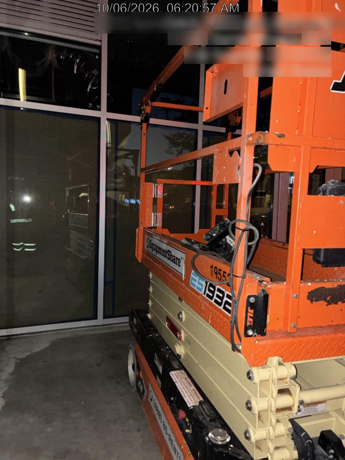 2021 JLG ES1932