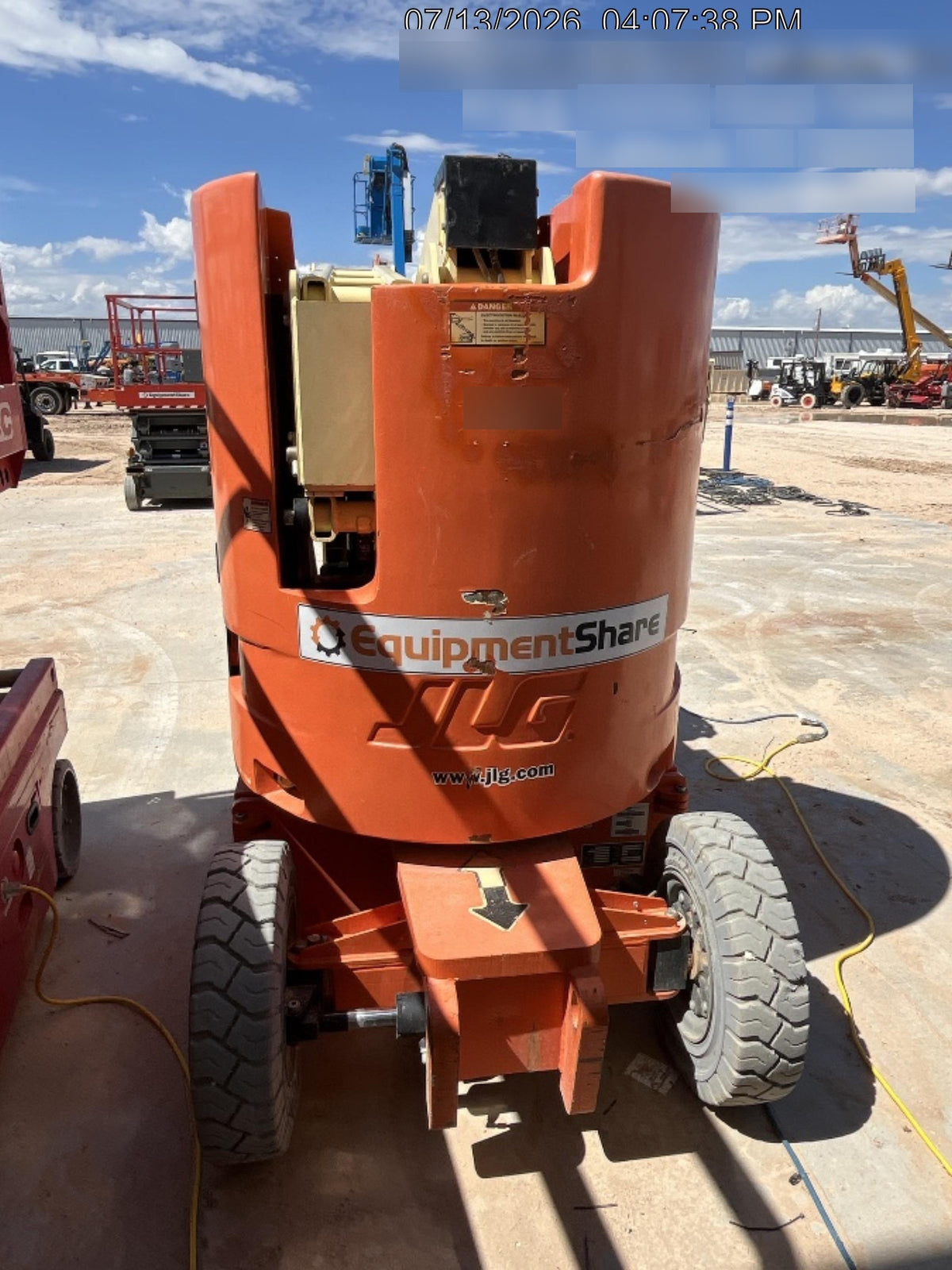 2019 JLG E300AJP
