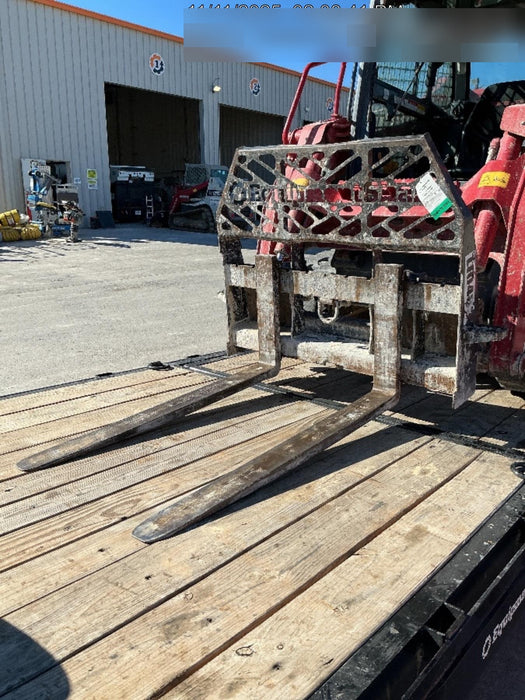 2020 EMKAY 48" Pallet Forks - Emkay