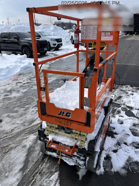 2021 JLG ES1330L