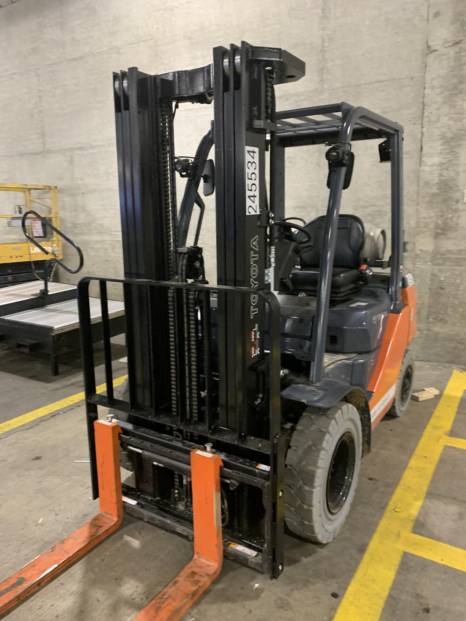 2022 TOYOTA 50-8FGU25