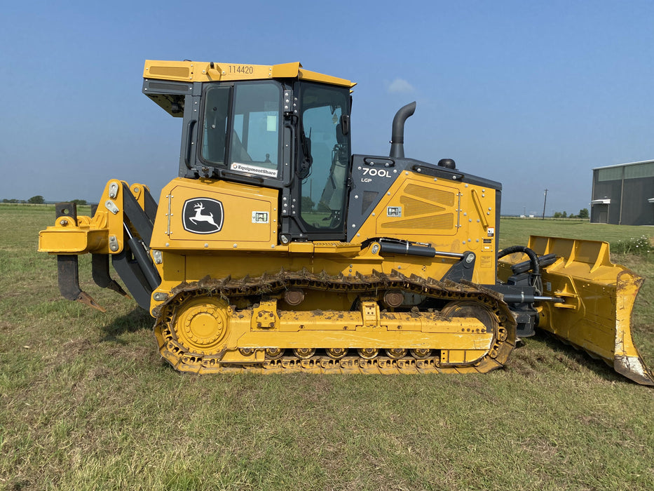 2020 JOHN DEERE 700L