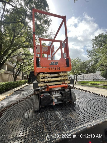 2021 JLG ES1330L