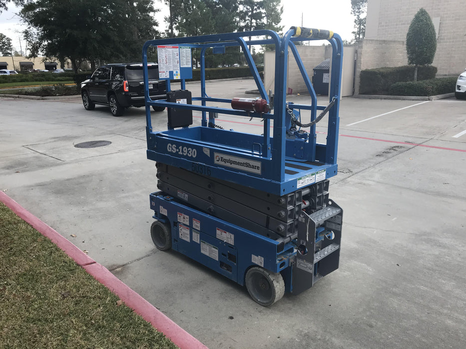 2019 Genie GS-1930 Fixed Rails with Chain Entry