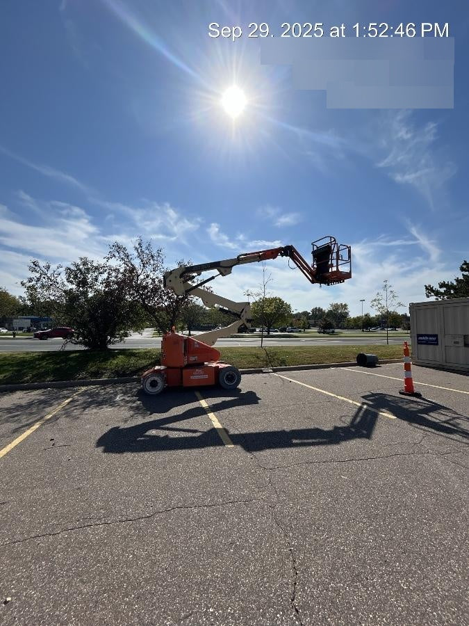 2019 JLG E400AJPN