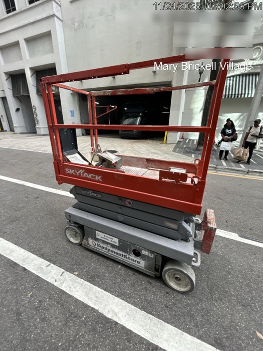 2018 Skyjack SJIII-3219 Skyjack SJIII3219 Scissor Lift w/Trojan Batteries