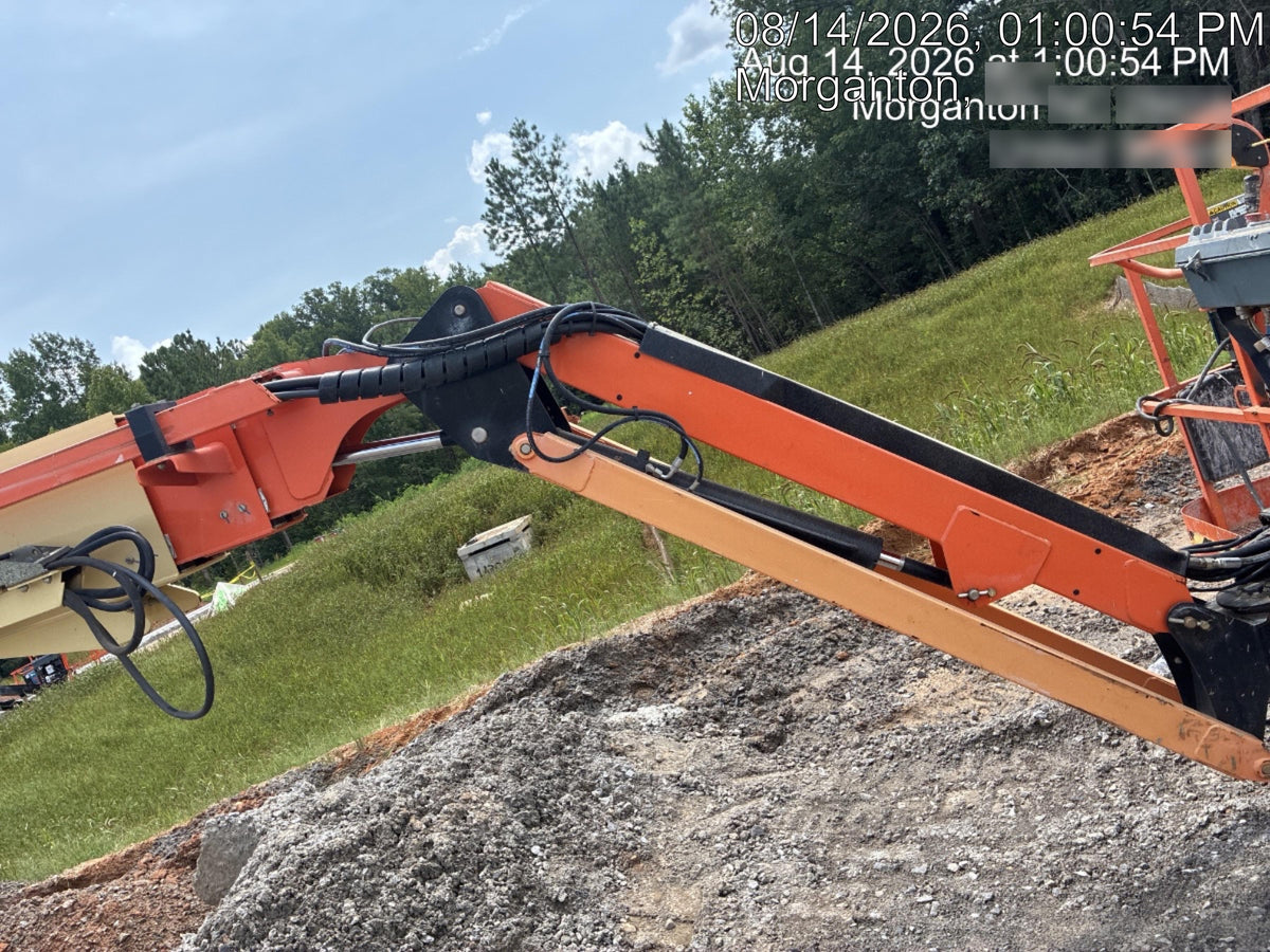 2022 JLG 660SJ