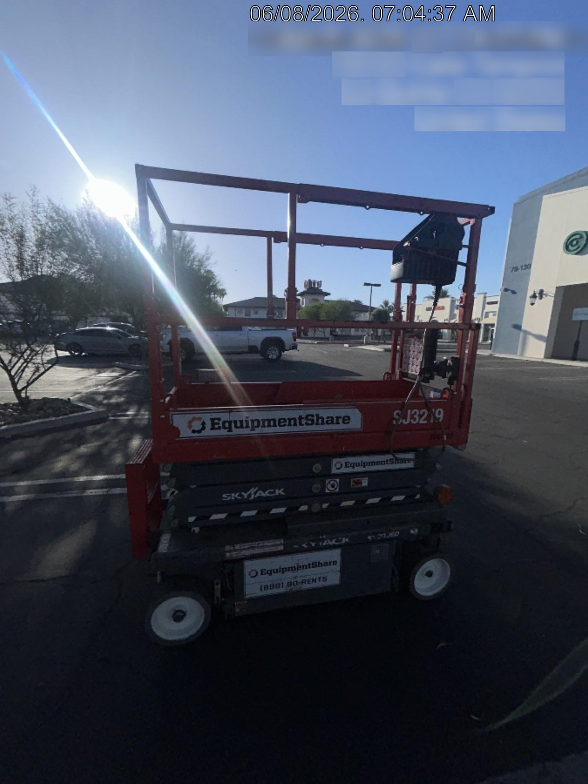 2020 Skyjack SJIII-3219 Solid NM Tires, Half height spring hinged entry gate, Dual Beacons, 800W Inverter