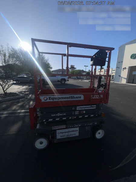 2020 Skyjack SJIII-3219 Solid NM Tires, Half height spring hinged entry gate, Dual Beacons, 800W Inverter