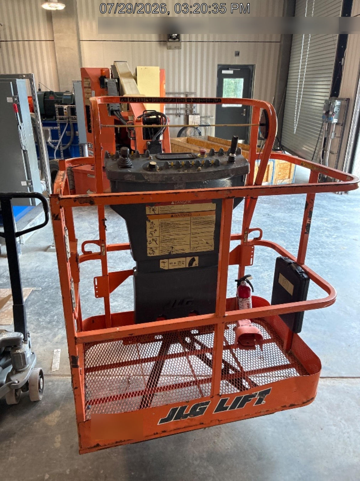 2019 JLG E300AJP