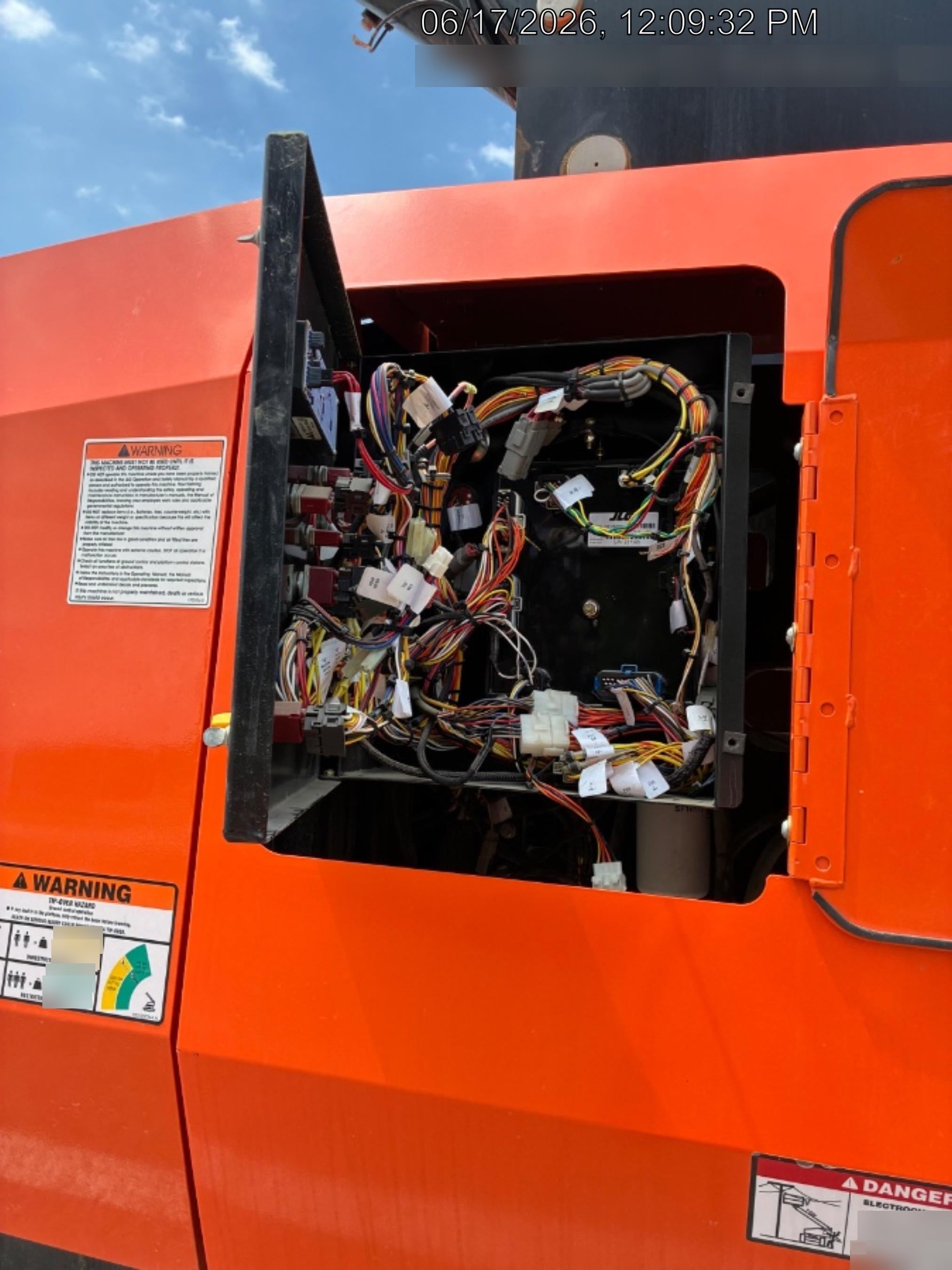 2025 JLG 860SJ