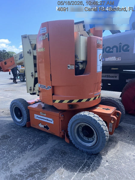 2022 JLG E300AJP