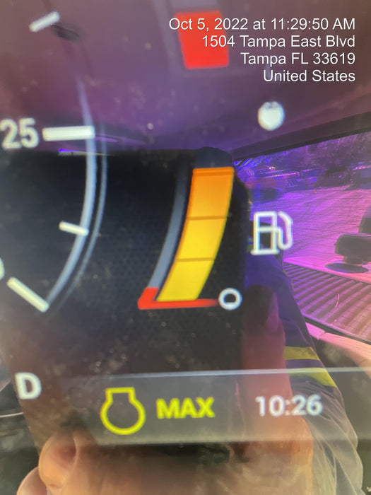 2017 Case 821G CLOSED CAB, JRB 418 STYLE HYD COUPLER