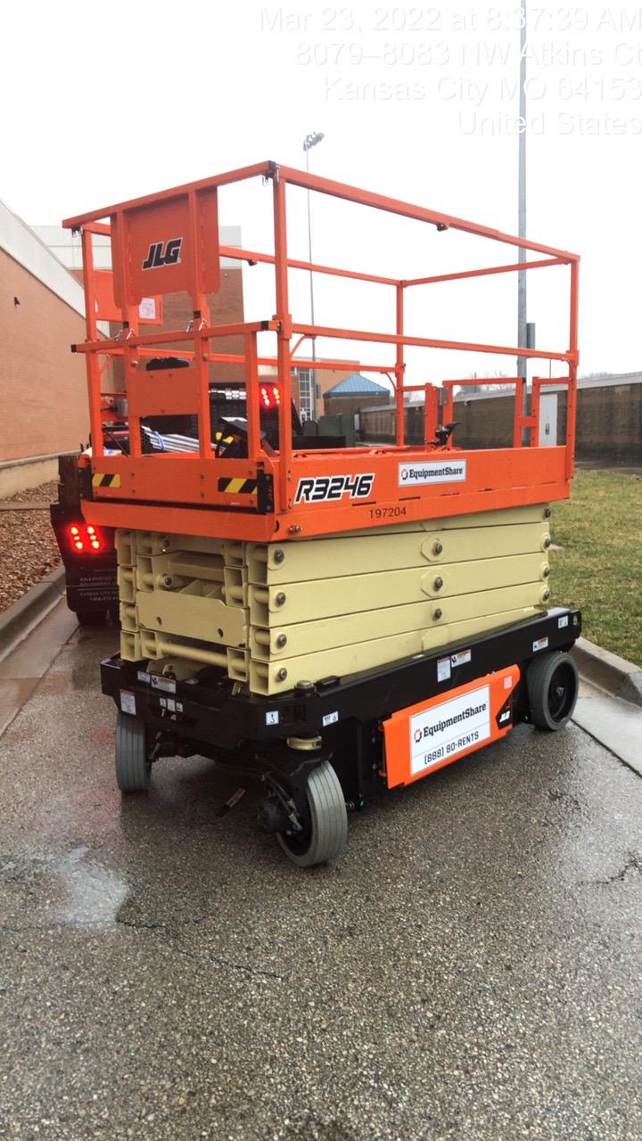 2022 JLG R3246