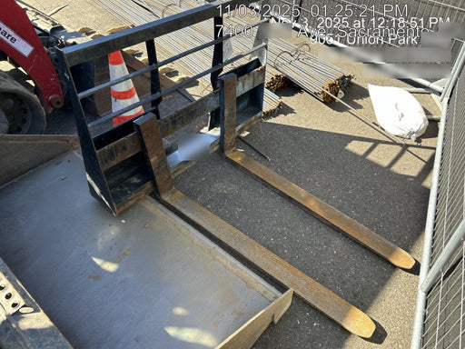 2020 ARROW MATERIAL HANDLING 60" Pallet Forks - Arrow