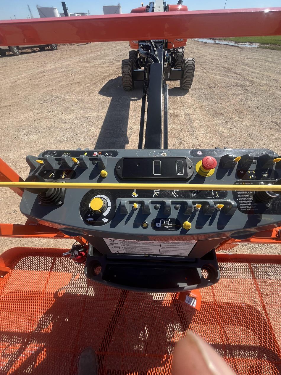 2024 JLG 660SJ