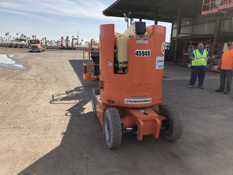 2019 JLG E300AJP