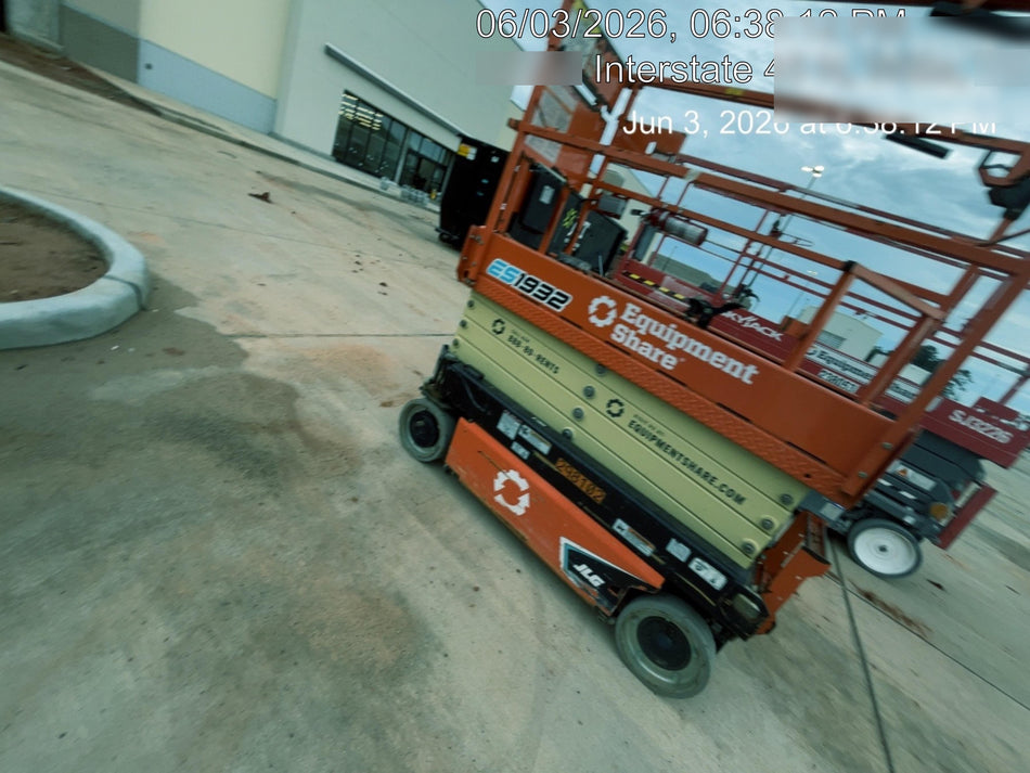 2023 JLG ES1932
