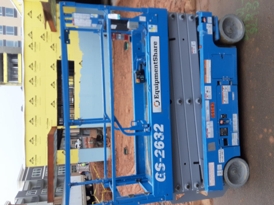 2020 Genie GS-2632 Standard, Folding half height swing gate