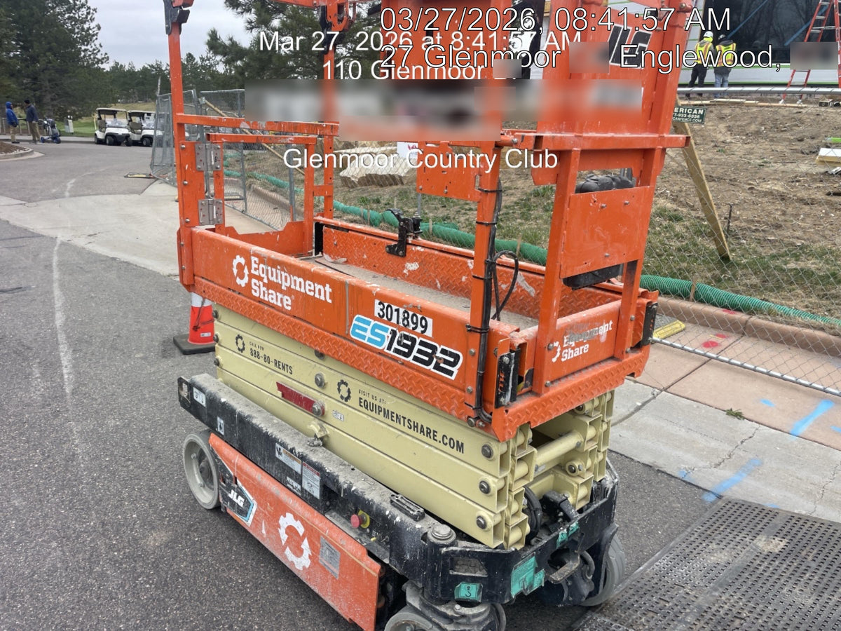 2023 JLG ES1932