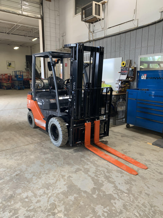 2022 TOYOTA 50-8FGU25