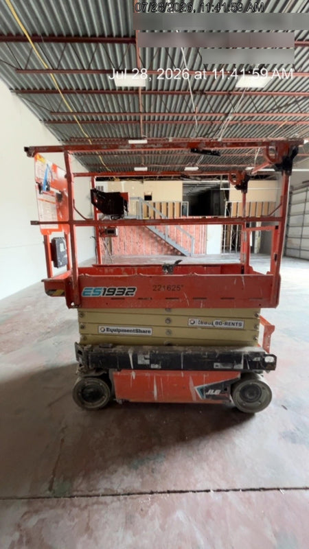 2022 JLG ES1932