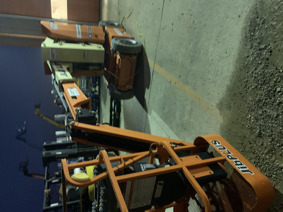 2019 JLG E300AJP