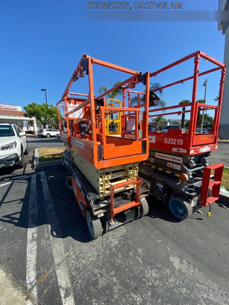 2022 JLG ES1932