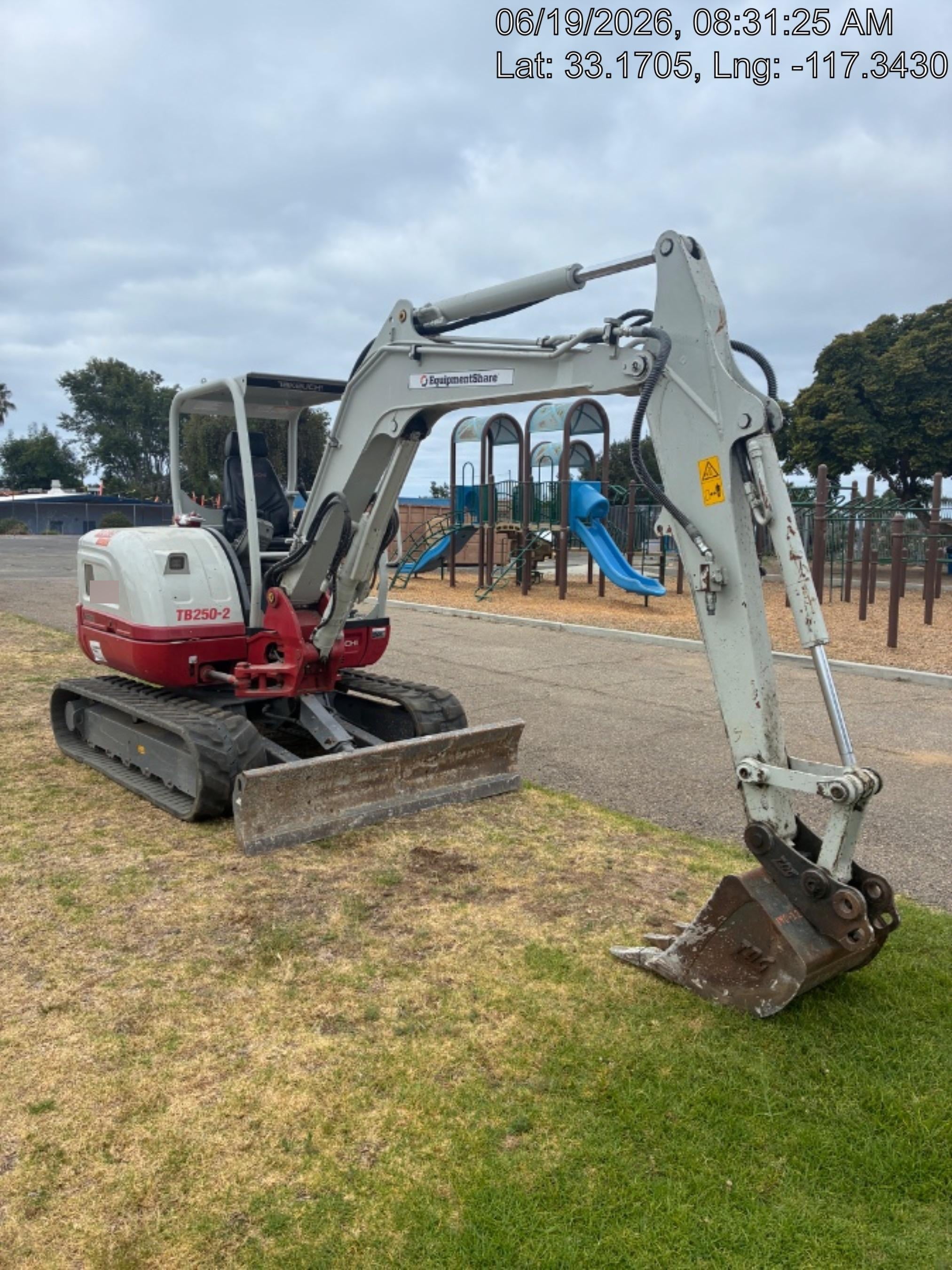 2024 TAKEUCHI TB250-2R