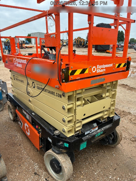 2022 JLG ES3246