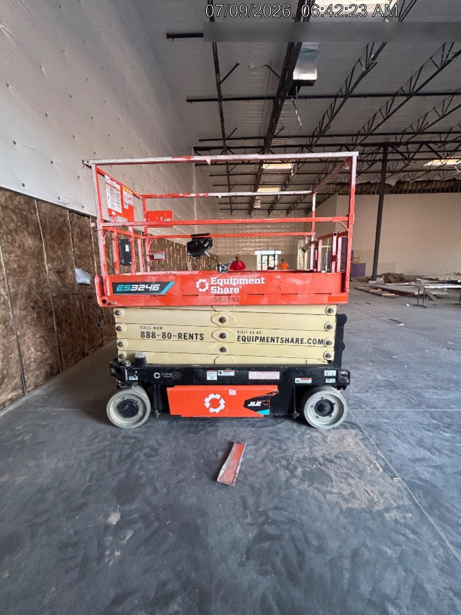 2025 JLG ES3246