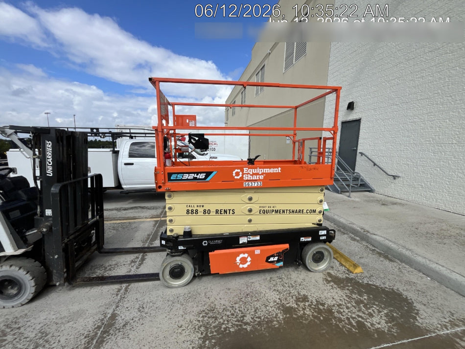 2025 JLG ES3246