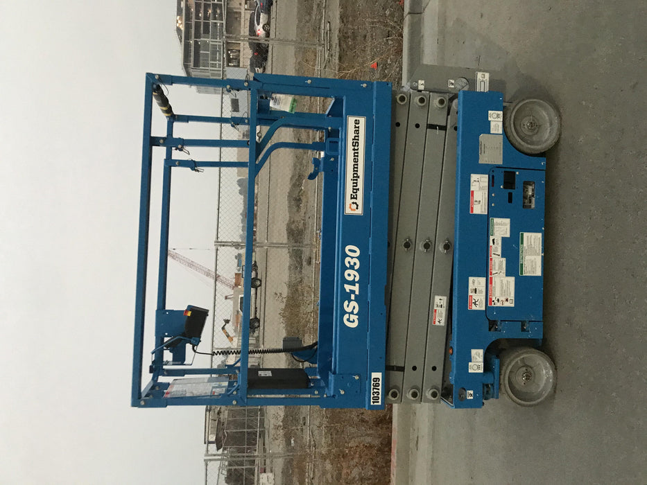 2020 Genie GS-1930 Solid Non Marking Tires, Beacon, Folding rails with half height swing gate, 800W Inverter
