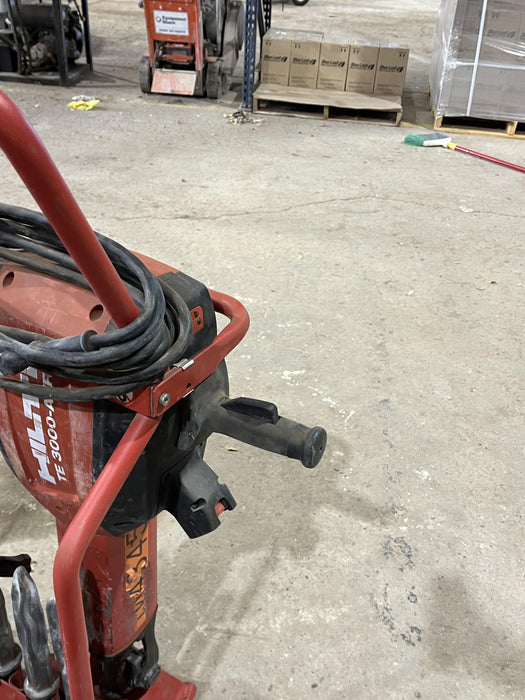 2020 HILTI TE 3000-AVR