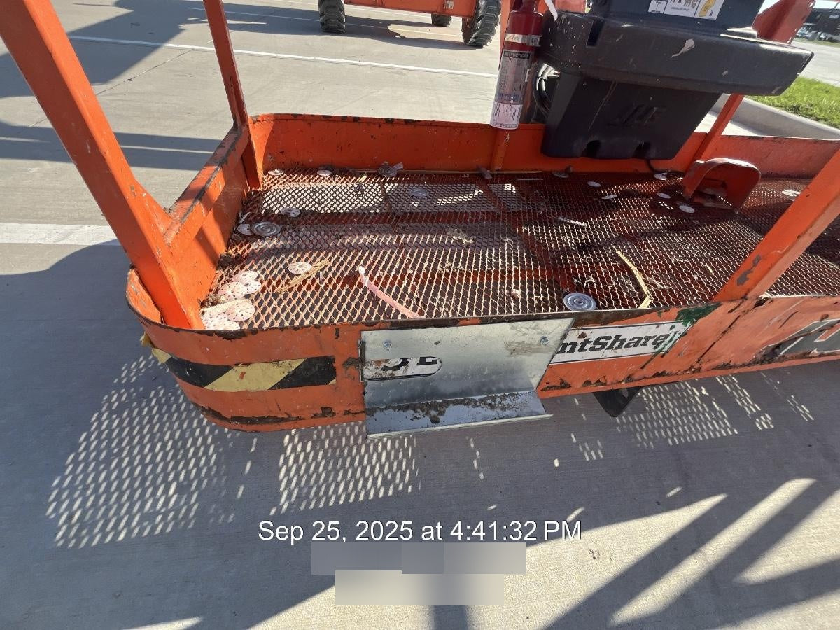 2021 JLG 460SJ