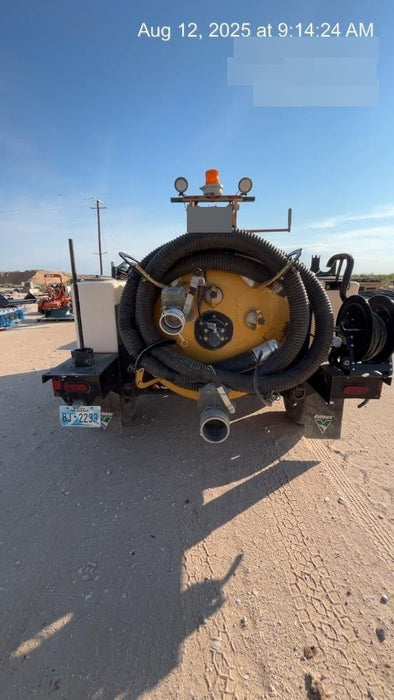 2022 Vac-Tron LP573XDT T4 Koehler Diesel Engine, 500 Gallon Debris Tank, x2 100 Gallon Water Tanks