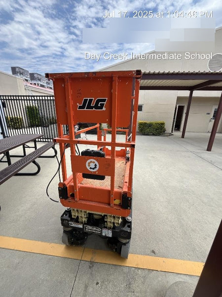 2021 JLG ES1330L