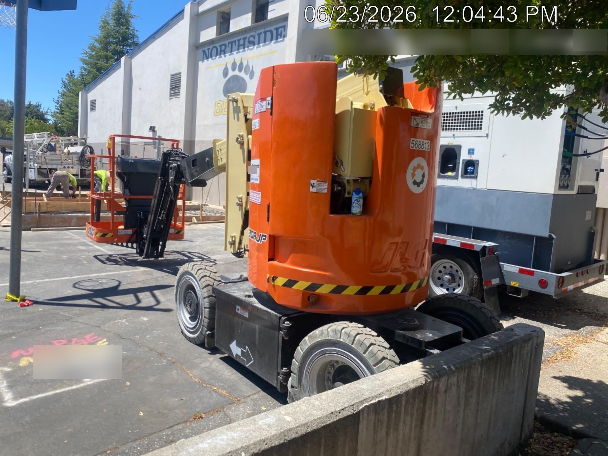 2025 JLG E300AJP