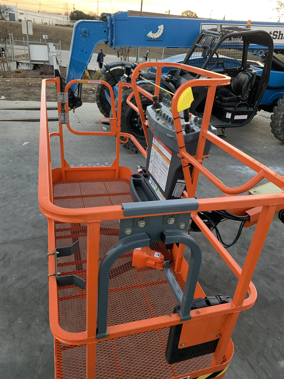 2021 JLG 400S